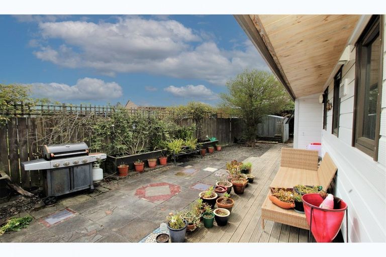 Photo of property in 3 Pollen Street, Woodville, 4920