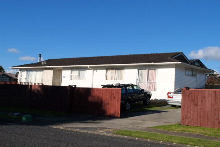 Photo of property in 10 Chisholm Place, Mangere East, Auckland, 2024
