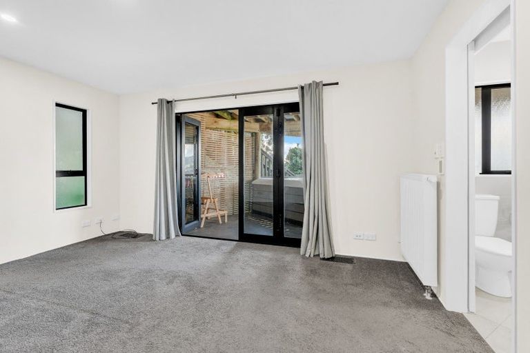 Photo of property in 12 The Topdeck, Whitby, Porirua, 5024