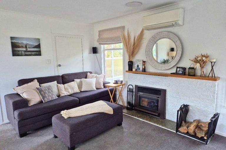 Photo of property in 14 Versailles Street, Karori, Wellington, 6012