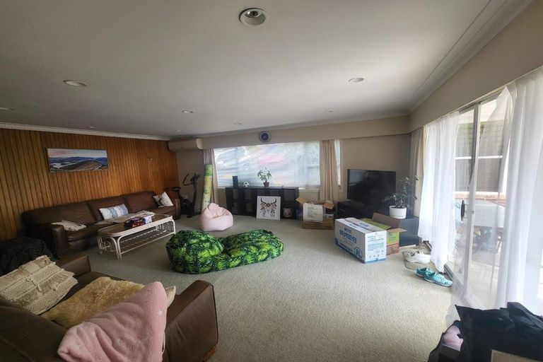 Photo of property in 5 Elizabeth Place, Mairangi Bay, Auckland, 0630