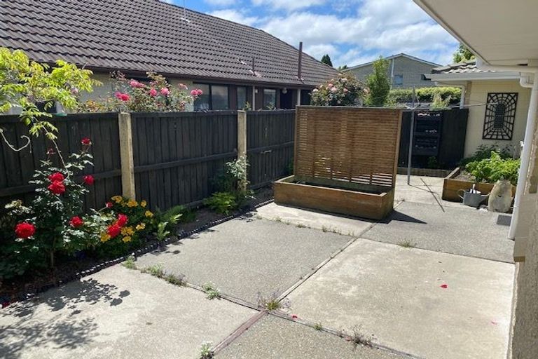 Photo of property in 16a Broadfell Avenue, Avonhead, Christchurch, 8042
