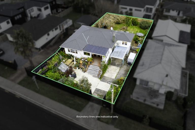 Photo of property in 6 Tonkin Drive, Sunnynook, Auckland, 0620