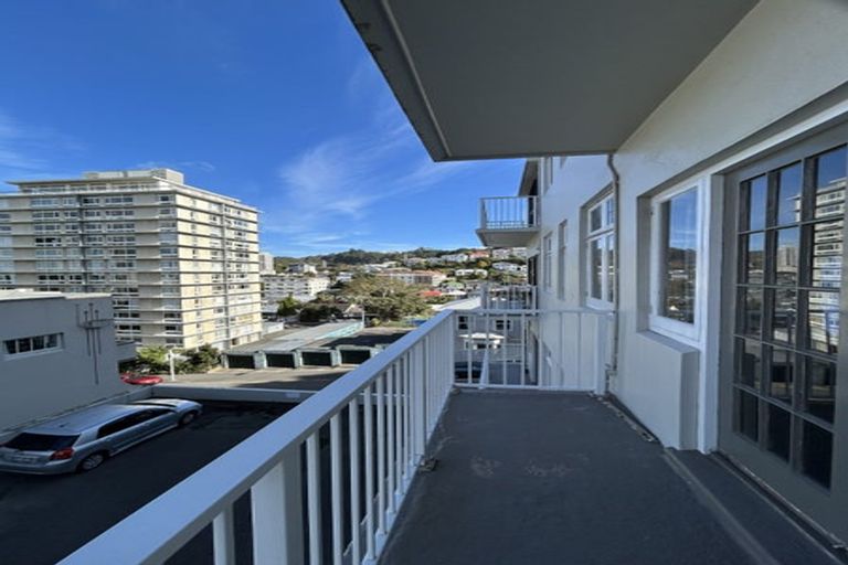 Photo of property in Elms Court Flats, 5/367 The Terrace, Te Aro, Wellington, 6011