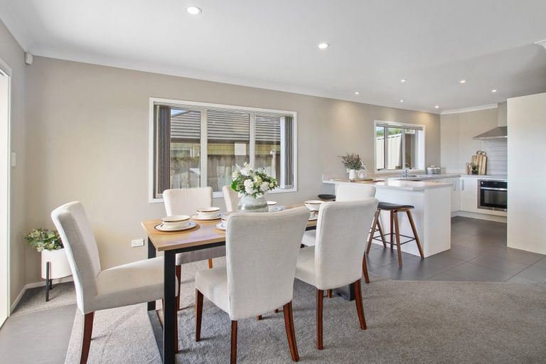 Photo of property in 543 Scenic Drive, Waiatarua, Auckland, 0612