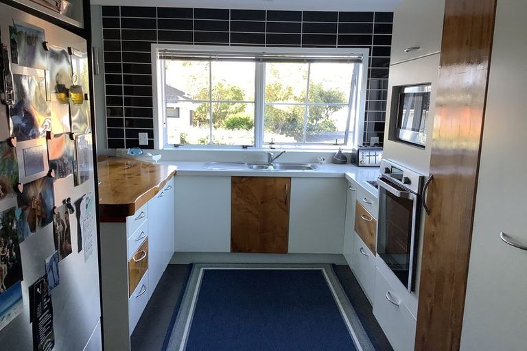 Photo of property in 2/28 Onepoto Road, Hauraki, Auckland, 0622