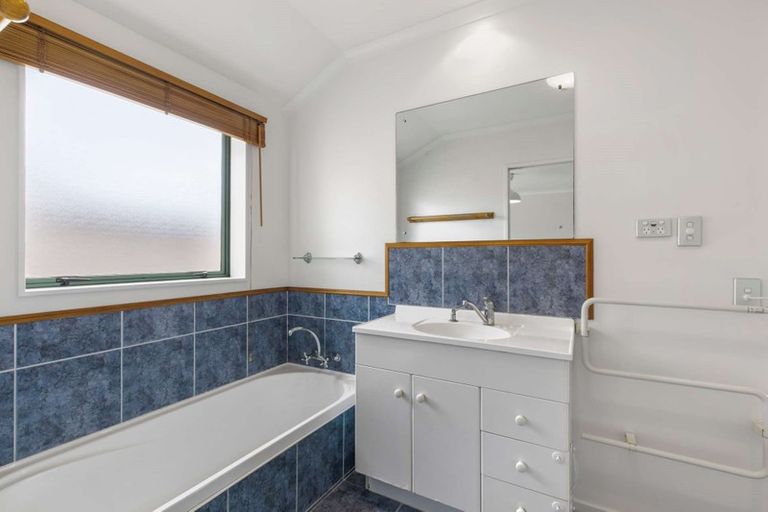 Photo of property in 27 Corinth Grove, Papamoa Beach, Papamoa, 3118