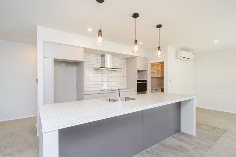 Photo of property in 162 Pacific Drive, Fitzherbert, Palmerston North, 4410