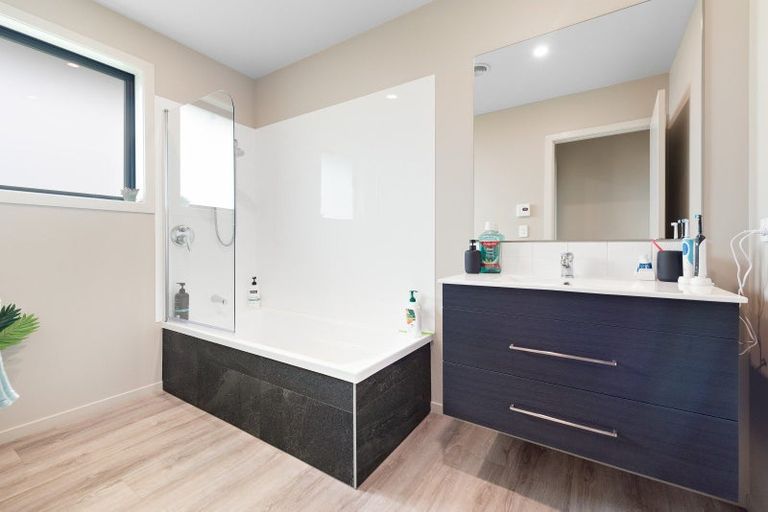 Photo of property in 11 Tui Place, Edendale, Wyndham, 9893