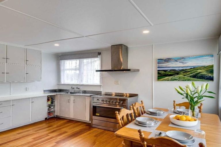 Photo of property in 55 Lipscombe Crescent, Havelock North, 4130