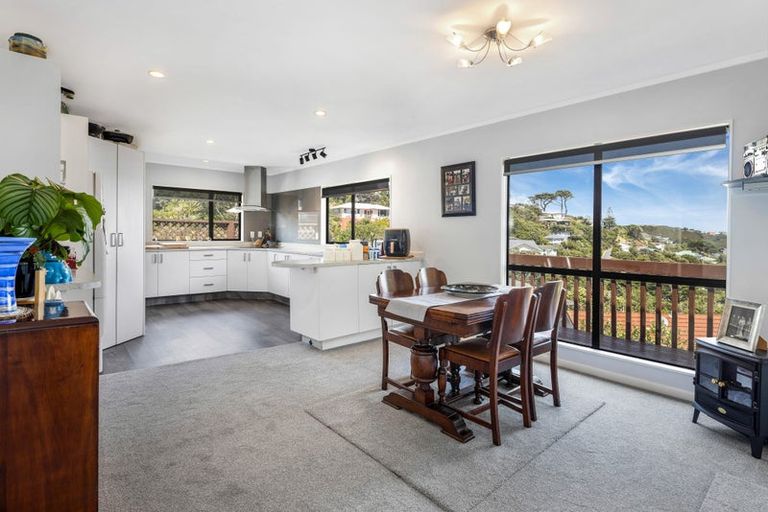 Photo of property in 5 Bay Lair Grove, Island Bay, Wellington, 6023