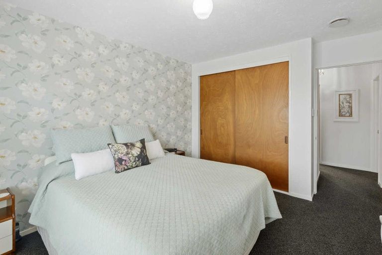 Photo of property in 2/5 Wynand Place, Sockburn, Christchurch, 8042