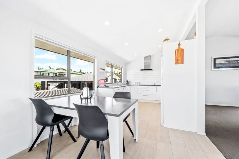 Photo of property in 19b Albatross Road, Red Beach, 0932