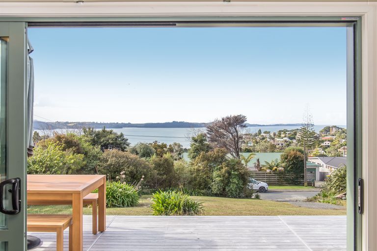 Photo of property in 20 Rangimaarie Crescent, Snells Beach, 0920