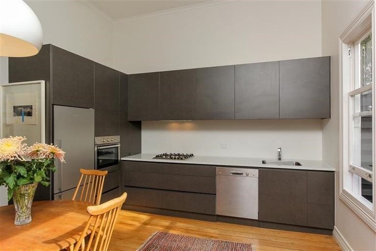 Photo of property in 77 Eliot Street, New Plymouth, 4310