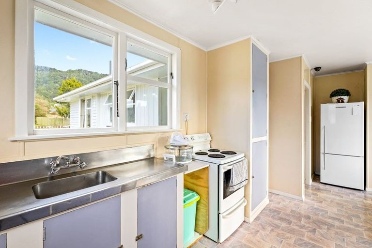 Photo of property in 28 Karaka Street, Wainuiomata, Lower Hutt, 5014