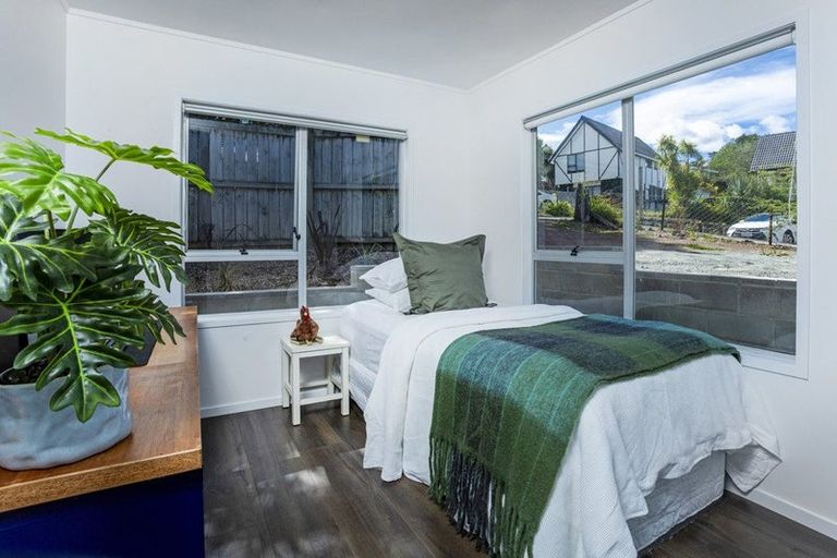 Photo of property in 1/40 Tree View Avenue, Glenfield, Auckland, 0629