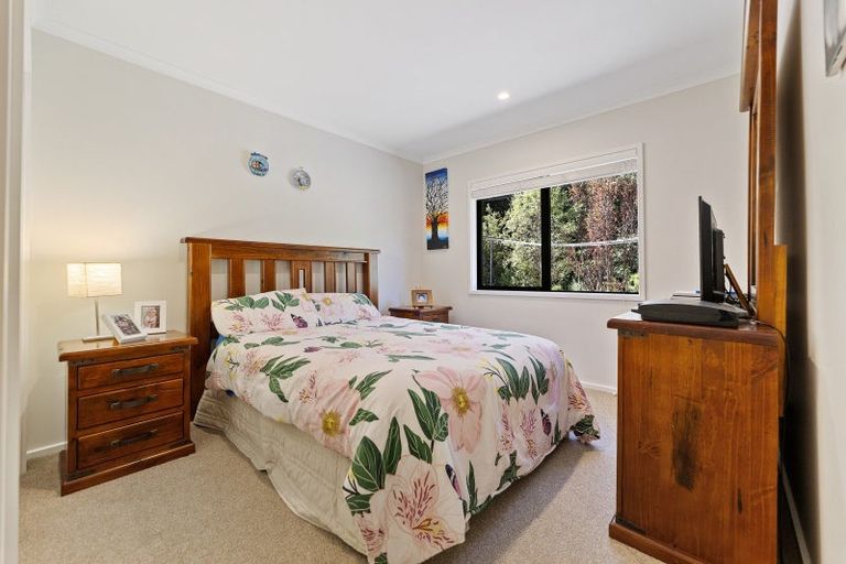 Photo of property in 68 Parawera Drive, Acacia Bay, Taupo, 3330