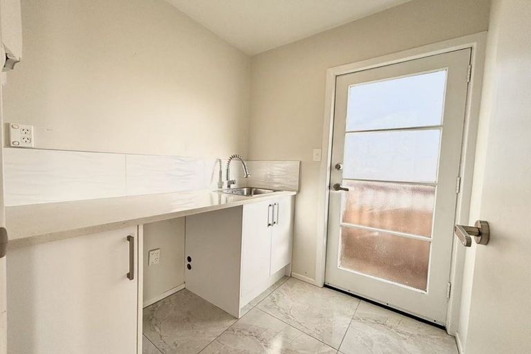 Photo of property in 71 Harrington Road, Henderson, Auckland, 0610