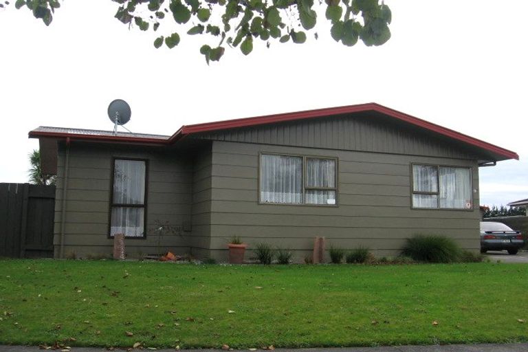 Photo of property in 37 Meadowbrook Drive, Cloverlea, Palmerston North, 4412
