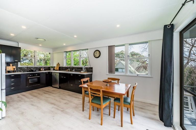 Photo of property in 86a Winara Avenue, Waikanae, 5036