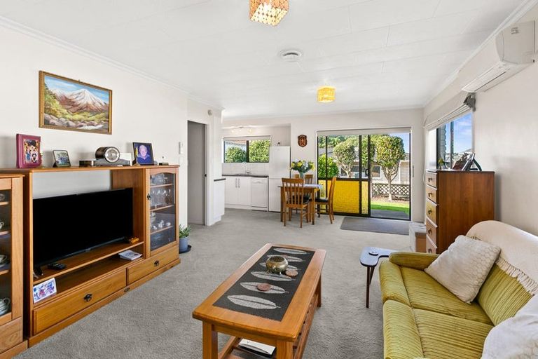 Photo of property in 76a Tukapa Street, Westown, New Plymouth, 4310