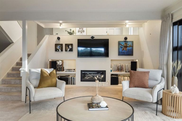 Photo of property in 29 Eastcliffe Road, Castor Bay, Auckland, 0620