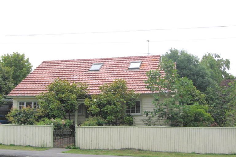 Photo of property in 27 Weston Road, St Albans, Christchurch, 8052