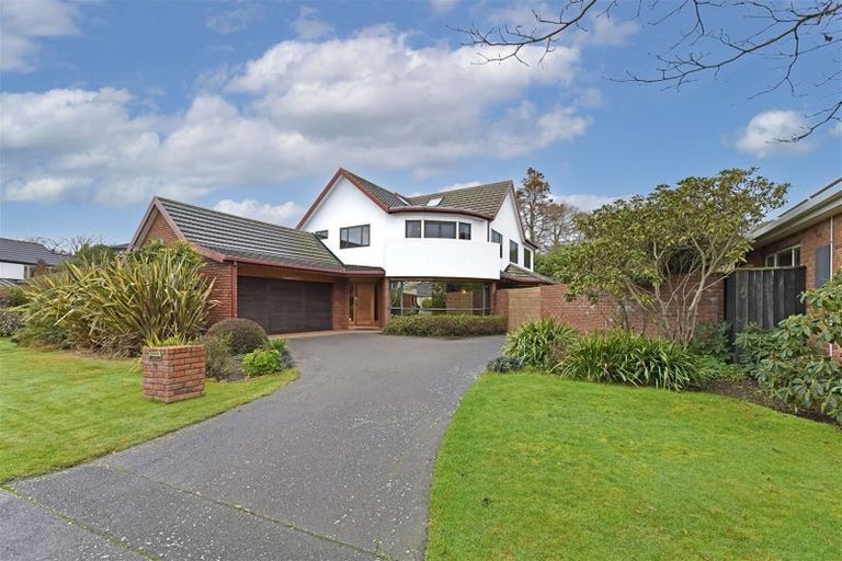 Photo of property in 10 Parkham Drive, Burnside, Christchurch, 8053