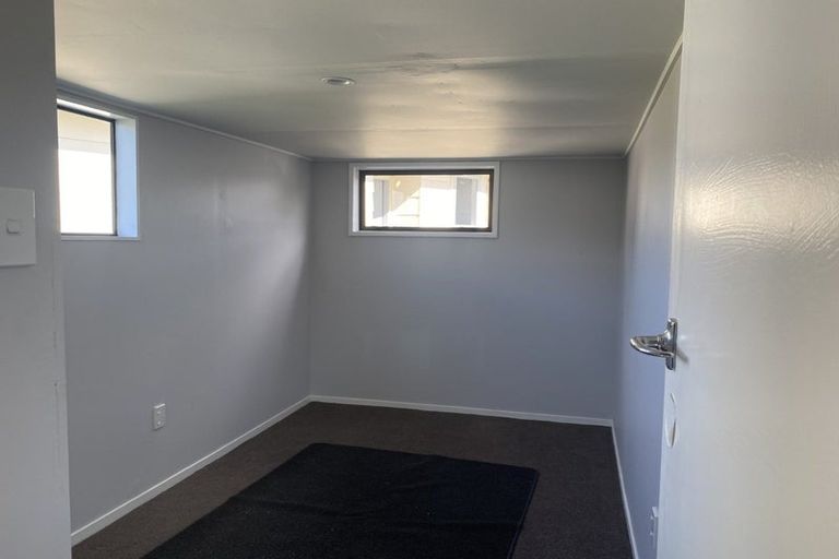 Photo of property in 16 Gilmour Place, Taradale, Napier, 4112