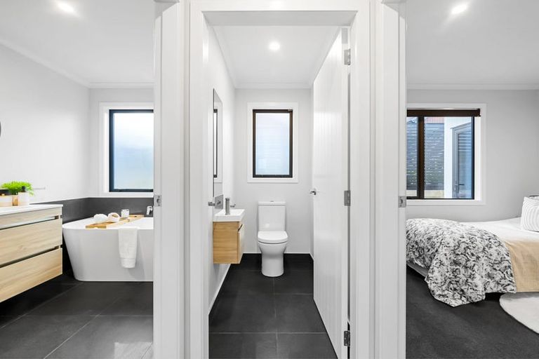 Photo of property in 33 Ngaru Crescent, Wharewaka, Taupo, 3330