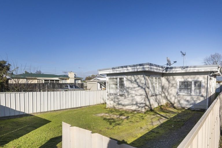 Photo of property in 28 Brightwater Terrace, Terrace End, Palmerston North, 4410
