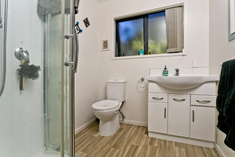 Photo of property in 48 Tauhinu Road, Greenhithe, Auckland, 0632