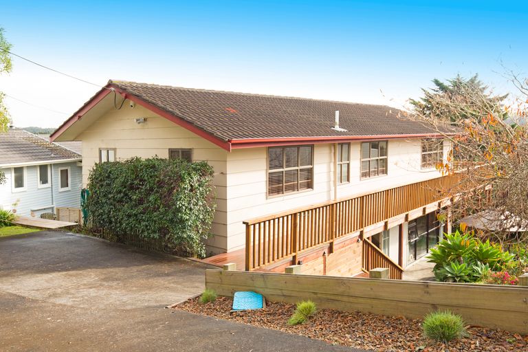 Photo of property in 15 Hillcrest Road, Hatfields Beach, Orewa, 0931