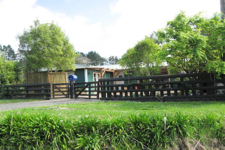 Photo of property in 15 Anzac Valley Road, Waitakere, Auckland, 0816