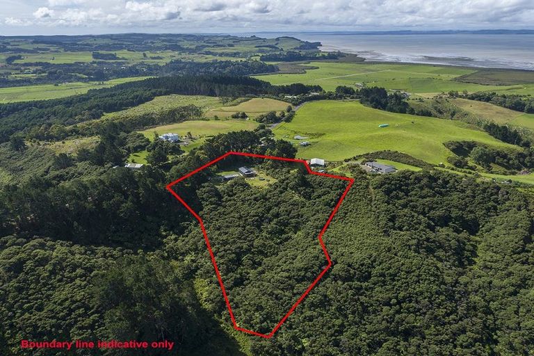 Photo of property in 129 Mcleod Road, South Head, Helensville, 0874