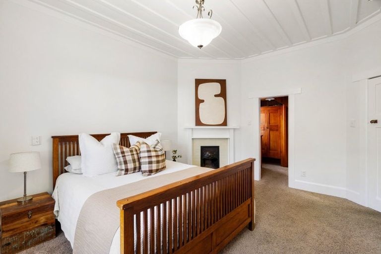 Photo of property in 28 Fitzroy Road, Bluff Hill, Napier, 4110