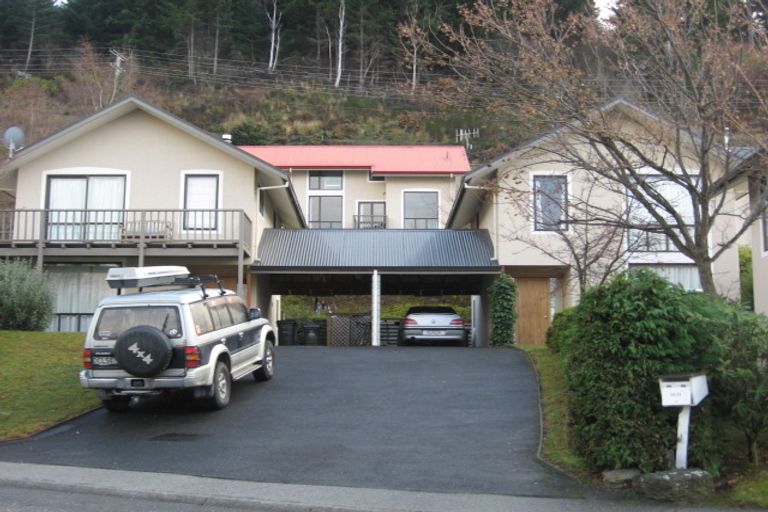 Photo of property in 1/4 Sainsbury Road, Fernhill, Queenstown, 9300