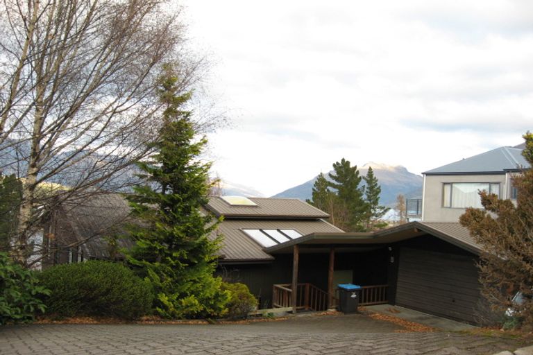 Photo of property in 9 Sunrise Lane, Queenstown, 9300