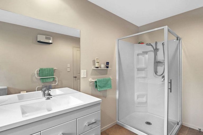 Photo of property in 16d Waitikiri Drive, Parklands, Christchurch, 8083