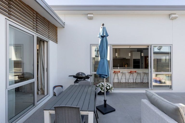 Photo of property in 15 Maria Tini Drive, Papamoa Beach, Papamoa, 3118