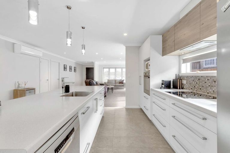 Photo of property in 10 Furl Close, Pyes Pa, Tauranga, 3112