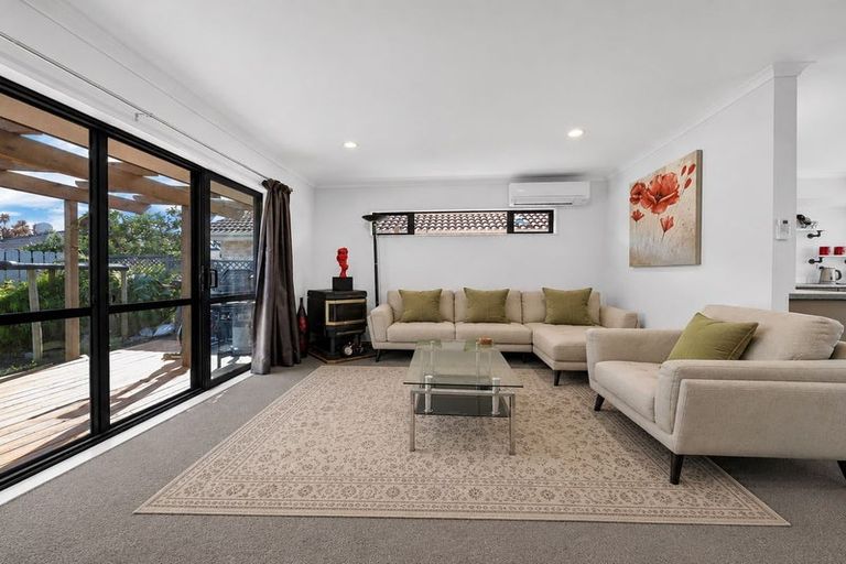 Photo of property in 26 Magnolia Drive, Waiuku, 2123