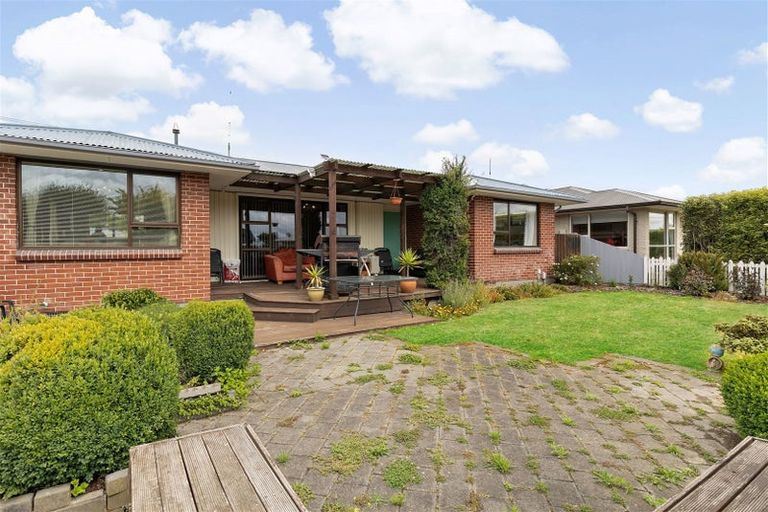 Photo of property in 6 Carbine Place, Sockburn, Christchurch, 8042