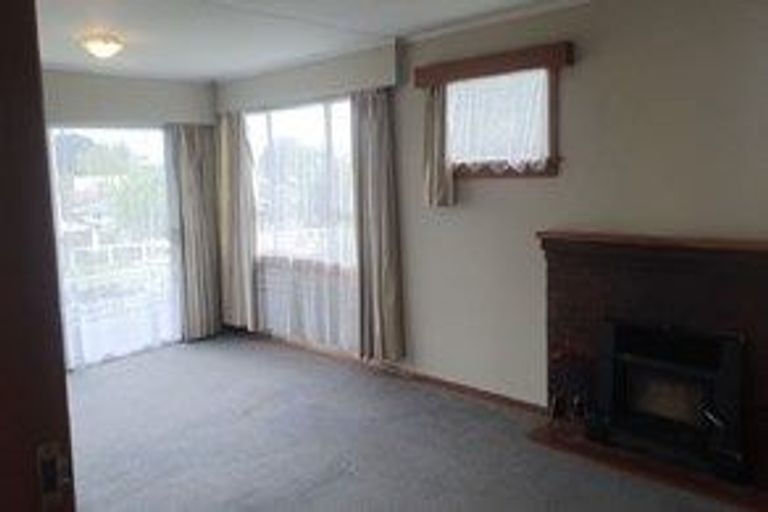 Photo of property in 24 Brassey Street, Waverley, 4510