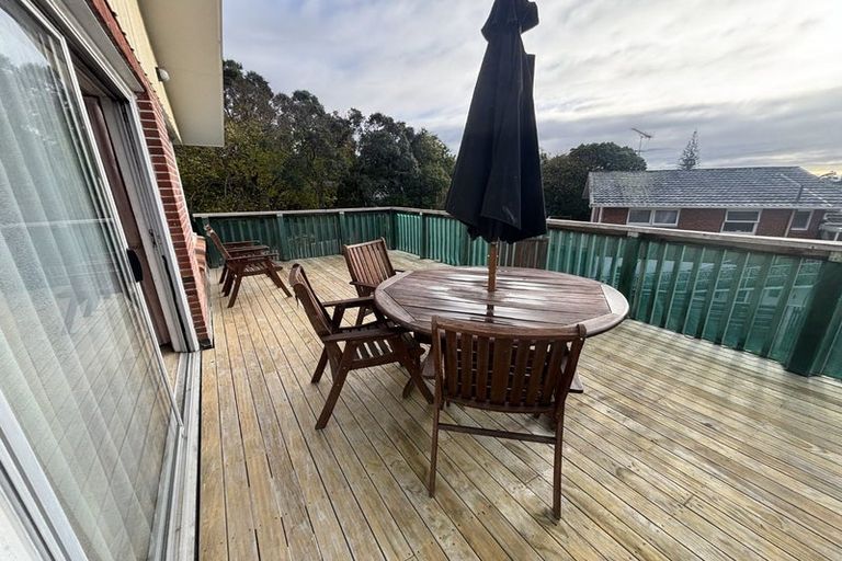 Photo of property in 18 Lyndhurst Road, Te Atatu South, Auckland, 0610