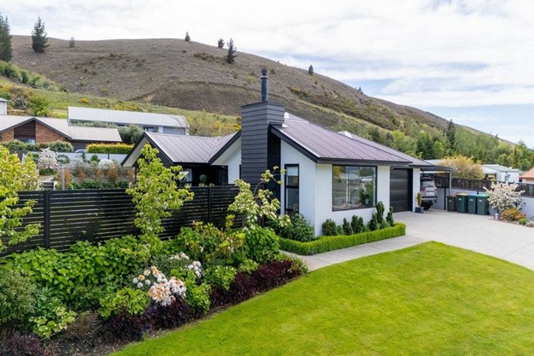 Photo of property in 76 Shields Street, Clyde, 9330