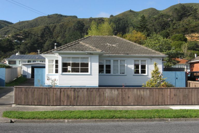 Photo of property in 11 Toomath Street, Naenae, Lower Hutt, 5011