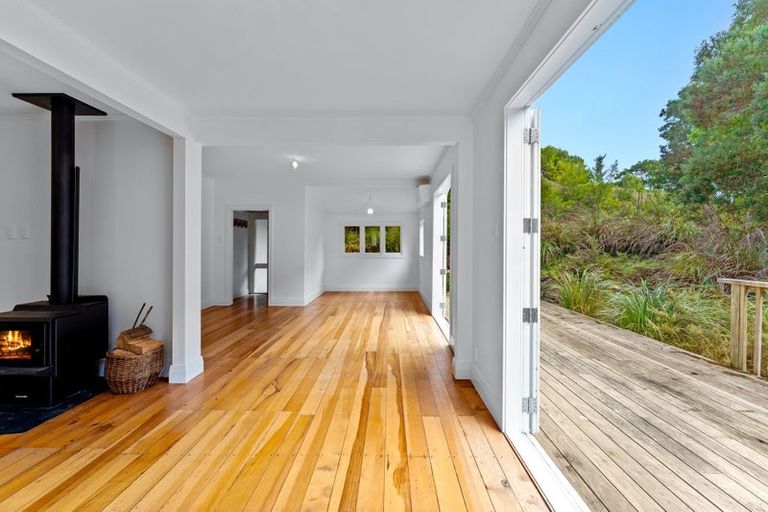 Photo of property in 120 Rangiora Road, Kaiwaka, 0573