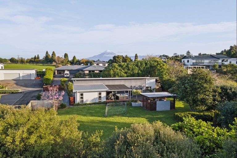 Photo of property in 23 Heta Road, Highlands Park, New Plymouth, 4312